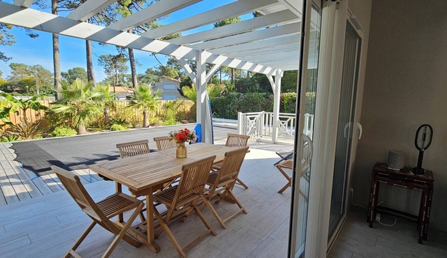VILLA LE SUD - 2 houses, air conditioning, swimming pool, walking distance to beach and center.