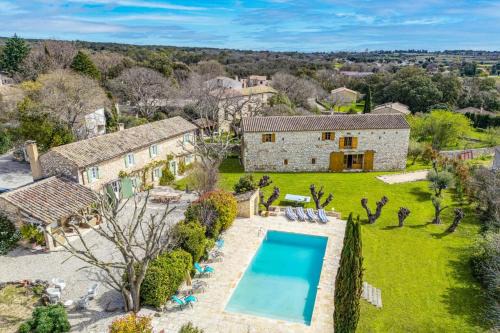 Villa Le Vieux Mas by Villa Plus