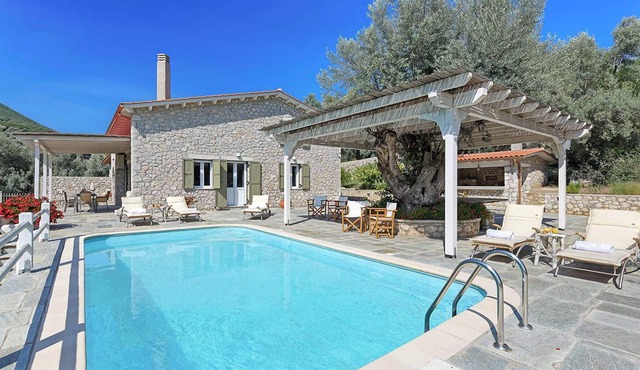 Villa Leda - Four Bedroom Villa, Sleeps 8