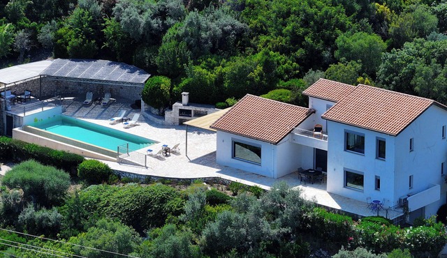 Villa Lefki – spacious contemporary villa with XL infinity pool