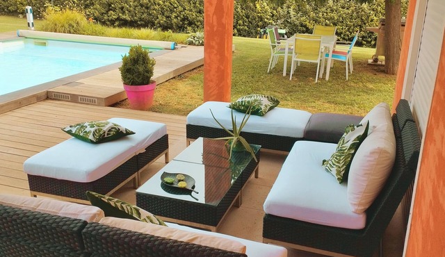 Villa "Leï Parpaïoun" in the countryside with private pool and large enclosed garden