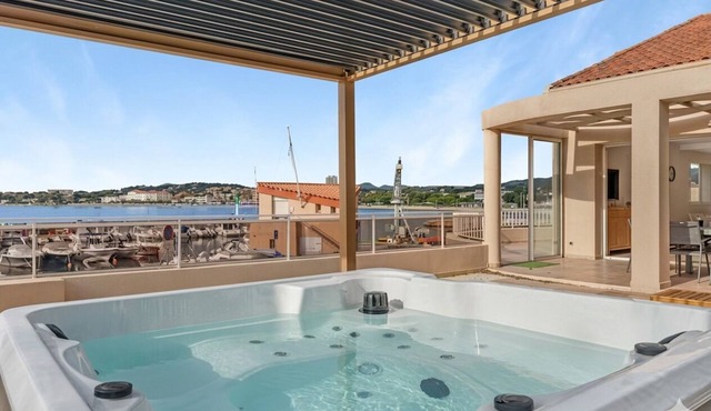 Villa Les 2 Sœurs, jacuzzi, plage, parking privé, Climatisé pour 8 pers