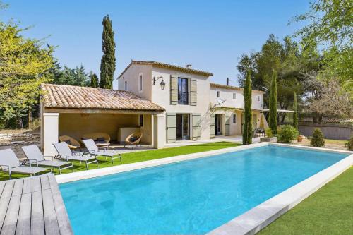 Villa Les Alpilles by Villa Plus