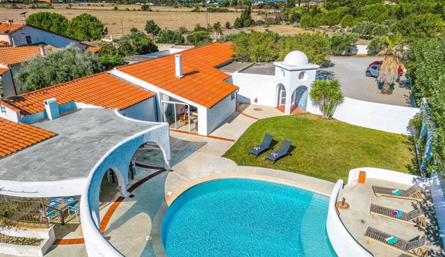 Villa Les Arches by Villa Plus