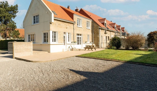 Villa les Aubépines in Wimille with garden