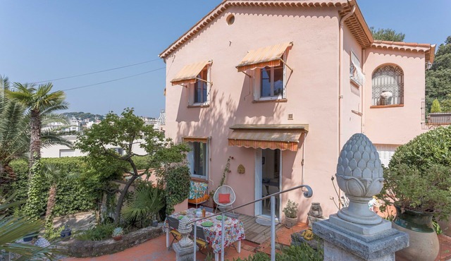 Villa Les Chênes Verts by Halldis