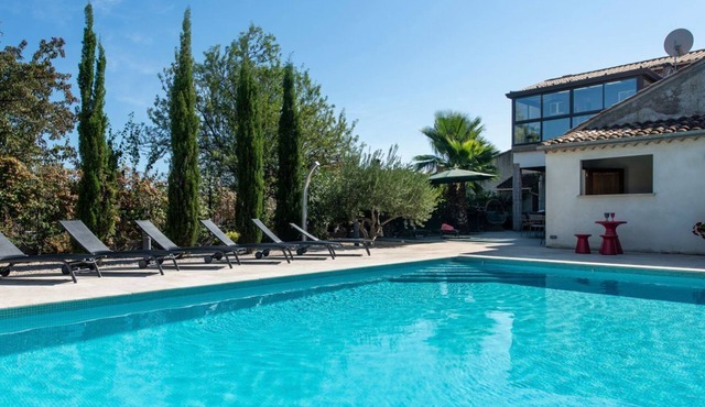 Villa Les Chanteurs - Six Bedroom Villa, Sleeps 12
