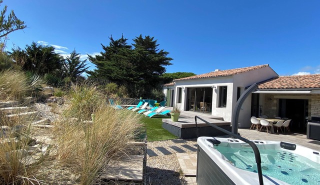 Villa Les Dunes – Nestled by the Dune, 20m to the Beach, SPA, Plancha, 5 BR