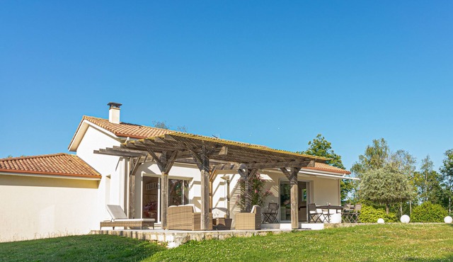 Villa Les Papillons: Haven of Peace and Comfort