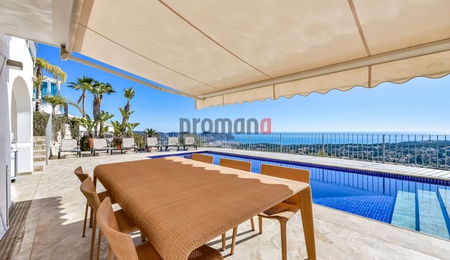 Villa Letizia Luxury villa, 180º sea view for 6 people with private pool.