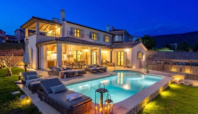Villa Leucolea with pool