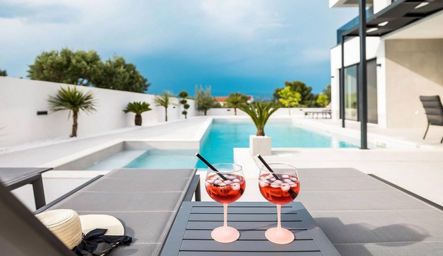 Villa Levant offers everything you would expect from a luxury villa.