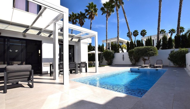 Villa Levante, Modern Costa Blanca villa with pool and sunny terrace