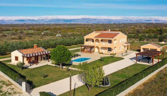 Villa Levatinka ZadarVillas