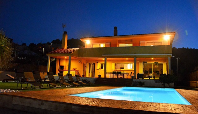 "Villa Lia" with Mountain View, Pool, Wi-Fi, Garden & Terrace