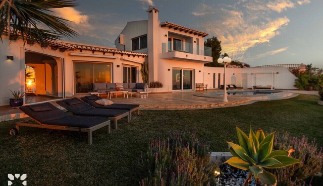 Villa LIGHTHOUSE by Abahana Villas