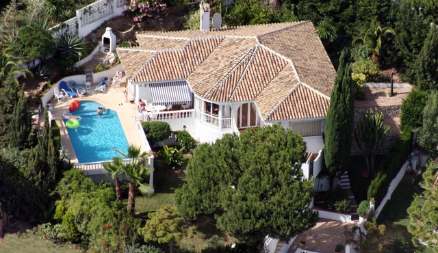Villa Lili. nPrivate Pool, Sea View, Walking distance to village/Beach,