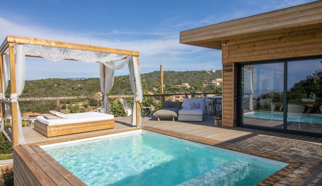 Villa 'Liliekaena' with Sea View, Wi-Fi, and Air Conditioning