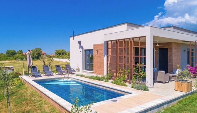 Villa Lily - Private Pool, Lovely Garden