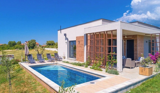 Villa Lily - Private Pool, Lovely Garden