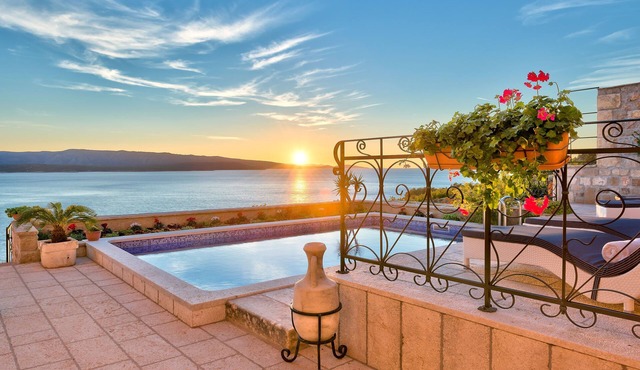 Villa Lipa Dora (V0041-K1) - Bol - island Brac