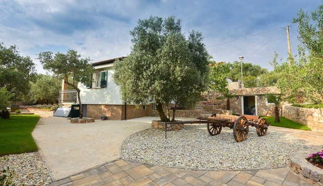 Villa Lipa with Hot Whirlpool