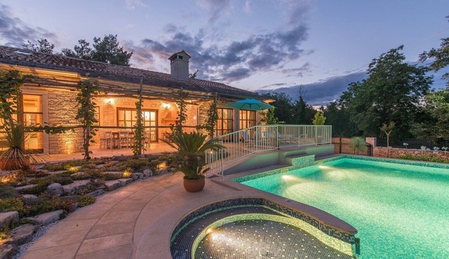 Villa Lipica with Private Pool and Jacuzzi