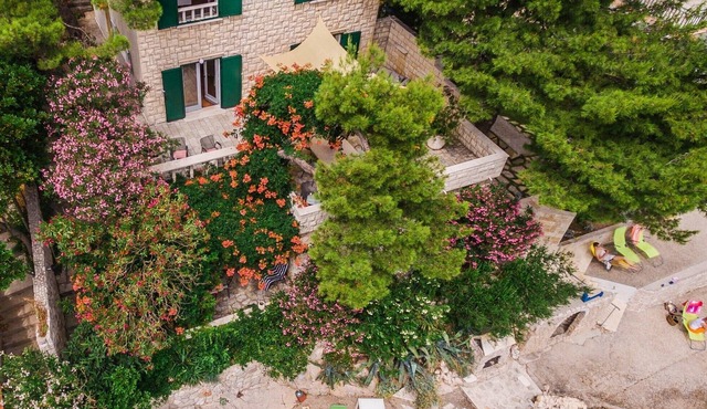 Villa located directly at the sea