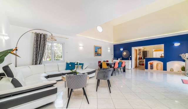 Villa located between Cannes and Saint-Tropez