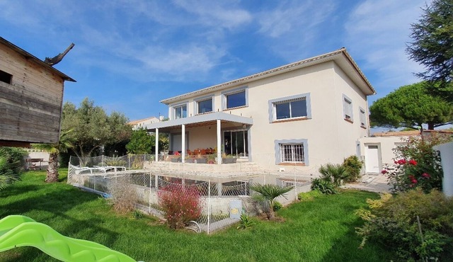 Villa loft 240m² with swimming pool, 7 people, 100 meters from the beach