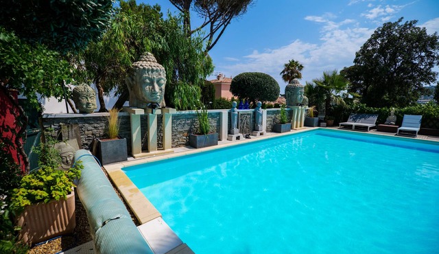 VILLA LOFT BOUDDHA HOUSE, 50 M. SEA, HEATED POOL/JACUZZI, PRIVATE *