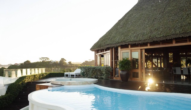 Villa Loma Bonita - Oceanfront Villa in Playa Bonita