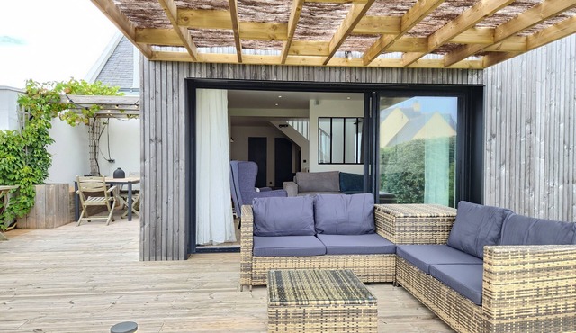 Villa Longaël, 5 bedrooms, 2-minute walk from the beach.