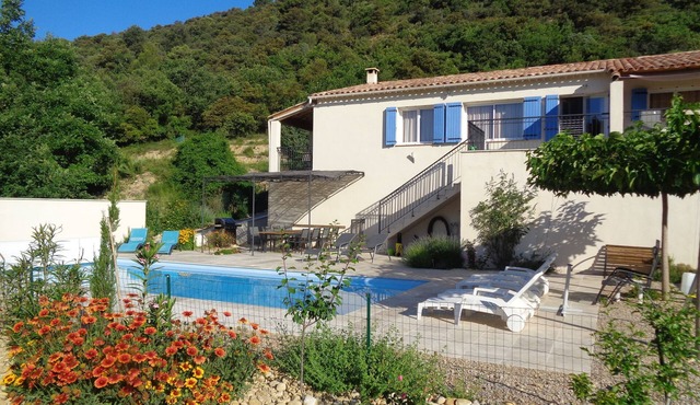 Villa Loregano Provence Gorges Verdon, heated pool -airco , wifi ,14 people.