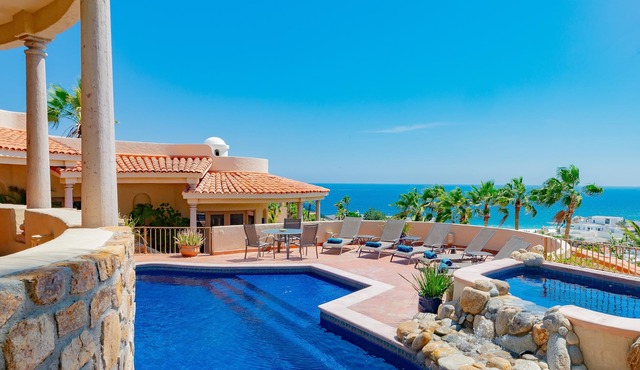 Villa Lorena: Popular Family Villa w/Pacific Ocean Views. Promos Available.