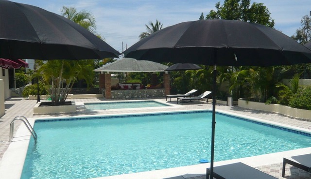 Villa Los Almendros - 2 Private Pools & Tennis & Pickle Ball