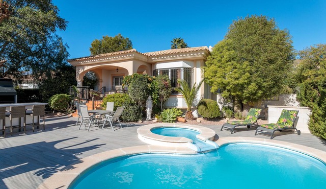Villa 'Los Naranjos' with Private Pool, Wi-Fi and Air Conditioning