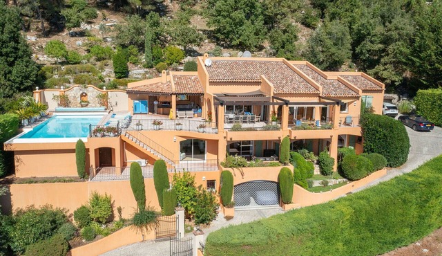 Villa Lou Bea - Luxury Holiday Villa with Panoramic Views in Cabris