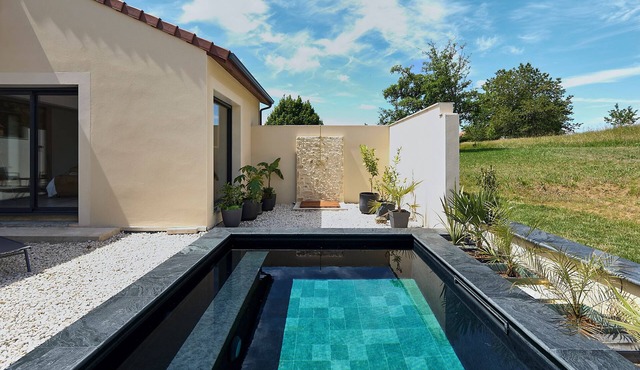 Villa Louhanga | Private Pool | Near Castle