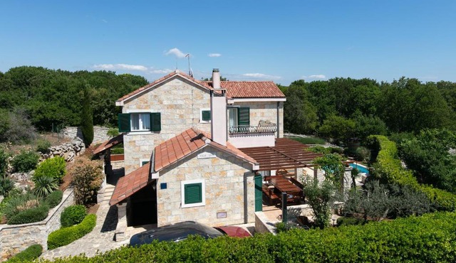 Villa Luči