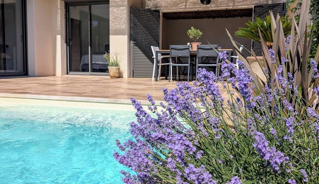 Villa Lumineuse au Calme Avec Piscine, Patio. Tout Équipée pr 6pers