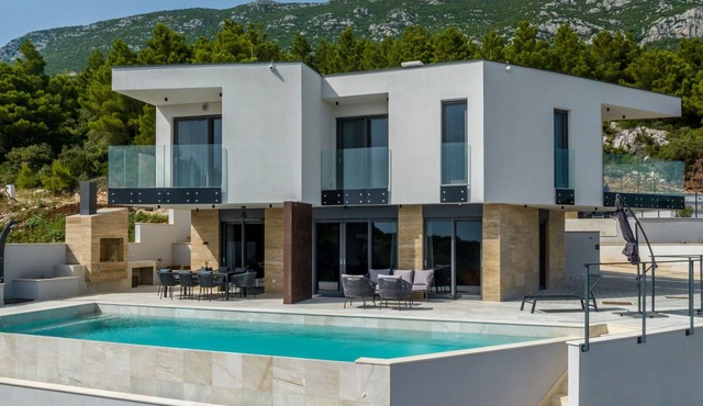 Villa Luce by Villas Guide