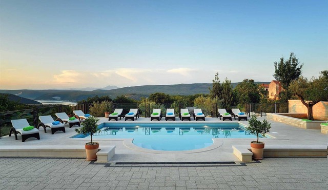 Villa Luce del Sole with Pool
