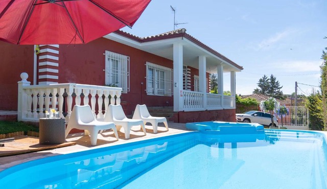 VILLA LUJOSA PRIVADA con PISCINA
