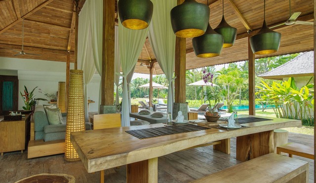 Villa Lumia - 4BR · 20m Pool · Jacuzzi · Private Chef · Rice Fields · Ubud