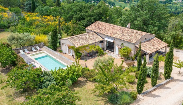 Villa Lumière des Cerisiers – Luxury villa in the Luberon with heated pool