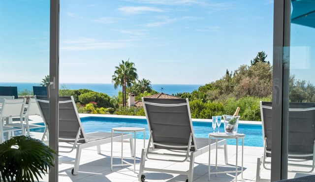 Villa Luna - 5 bed family villa in Las Chapas!