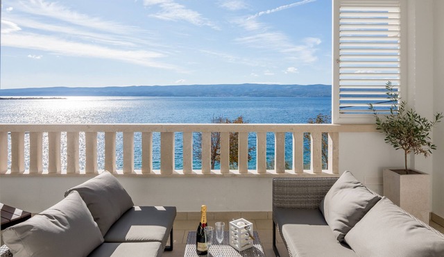 Villa Lux * by Split NEW beachfront, sea view and private hot tube 3