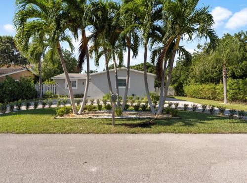 Villa Luxe 4BD 3BR Spacious Villa Heated Pool