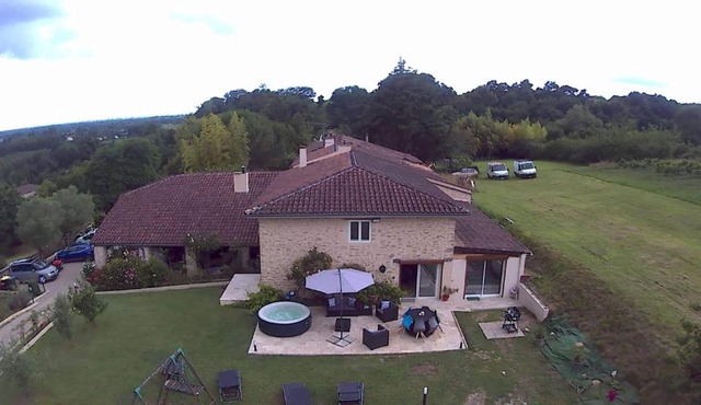 Villa luxueuse PMR avec ascenseur spa et piscine 12 personnes